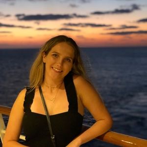 Meet your Posher, Adi